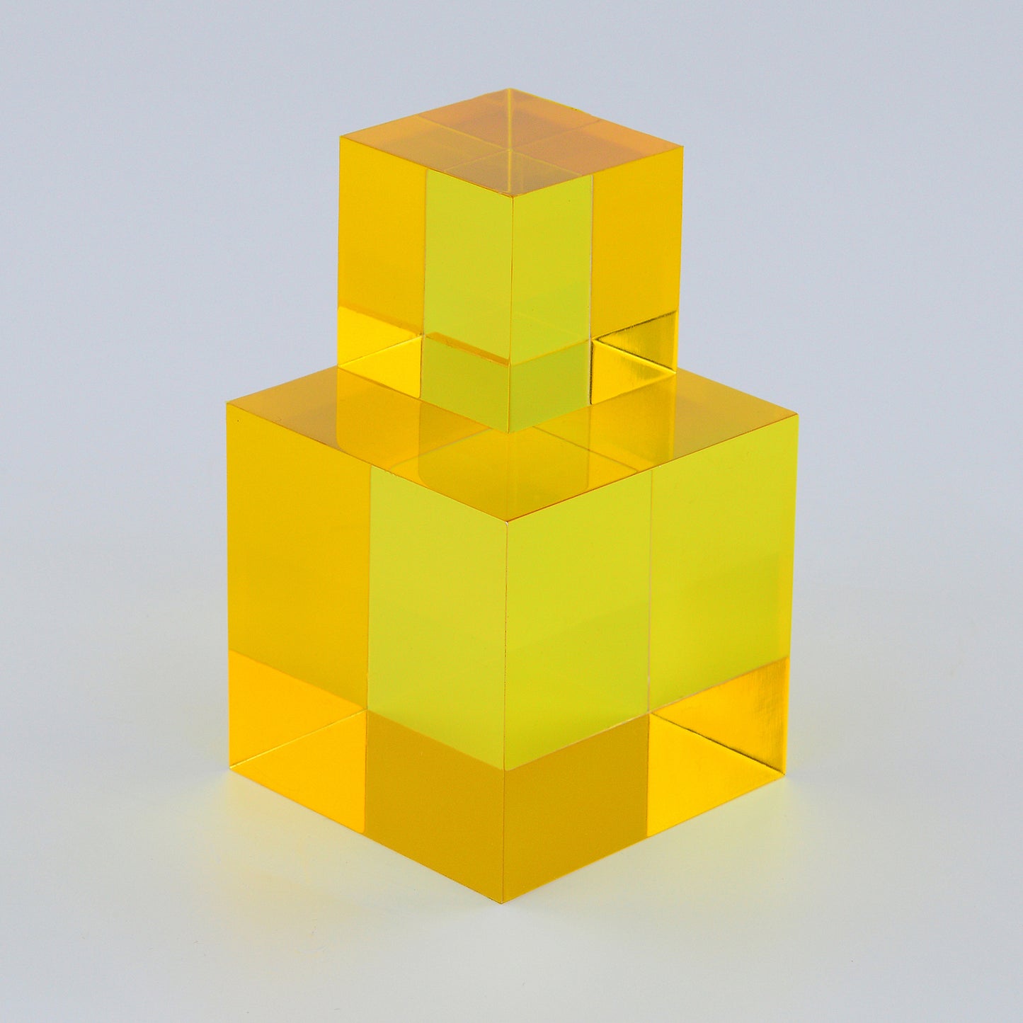 THE Y CUBE - CMY Cubes